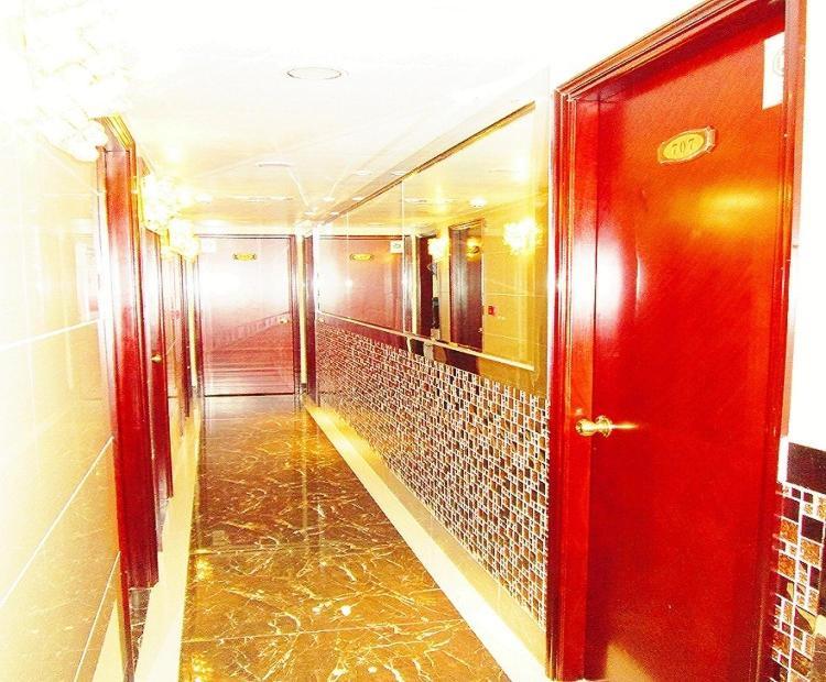 New Chung King Mansion Guest House - Tower C هونغ كونغ المظهر الخارجي الصورة